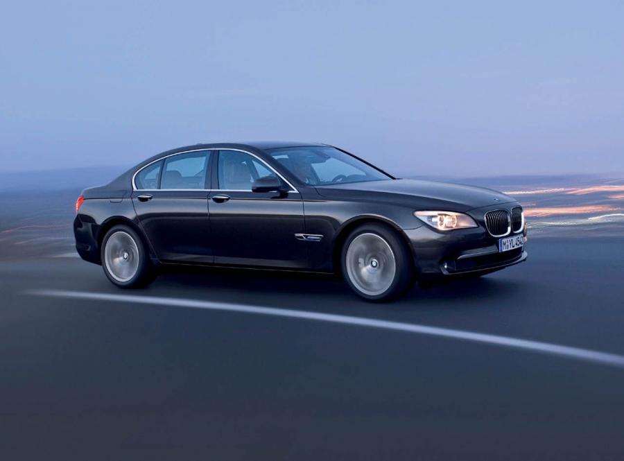  BMW 7-Series 2009 года  (фото 167 из 167)